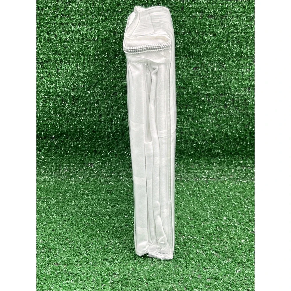 Madison Home Collection 300 Thread Count Set of 4 Pillowcases Standard White NEW
